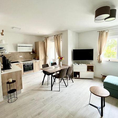 Apartment Laura Подстрана Екстериор снимка