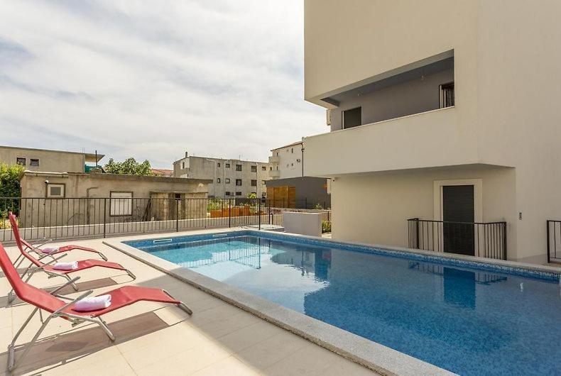 Apartment Laura Подстрана Екстериор снимка