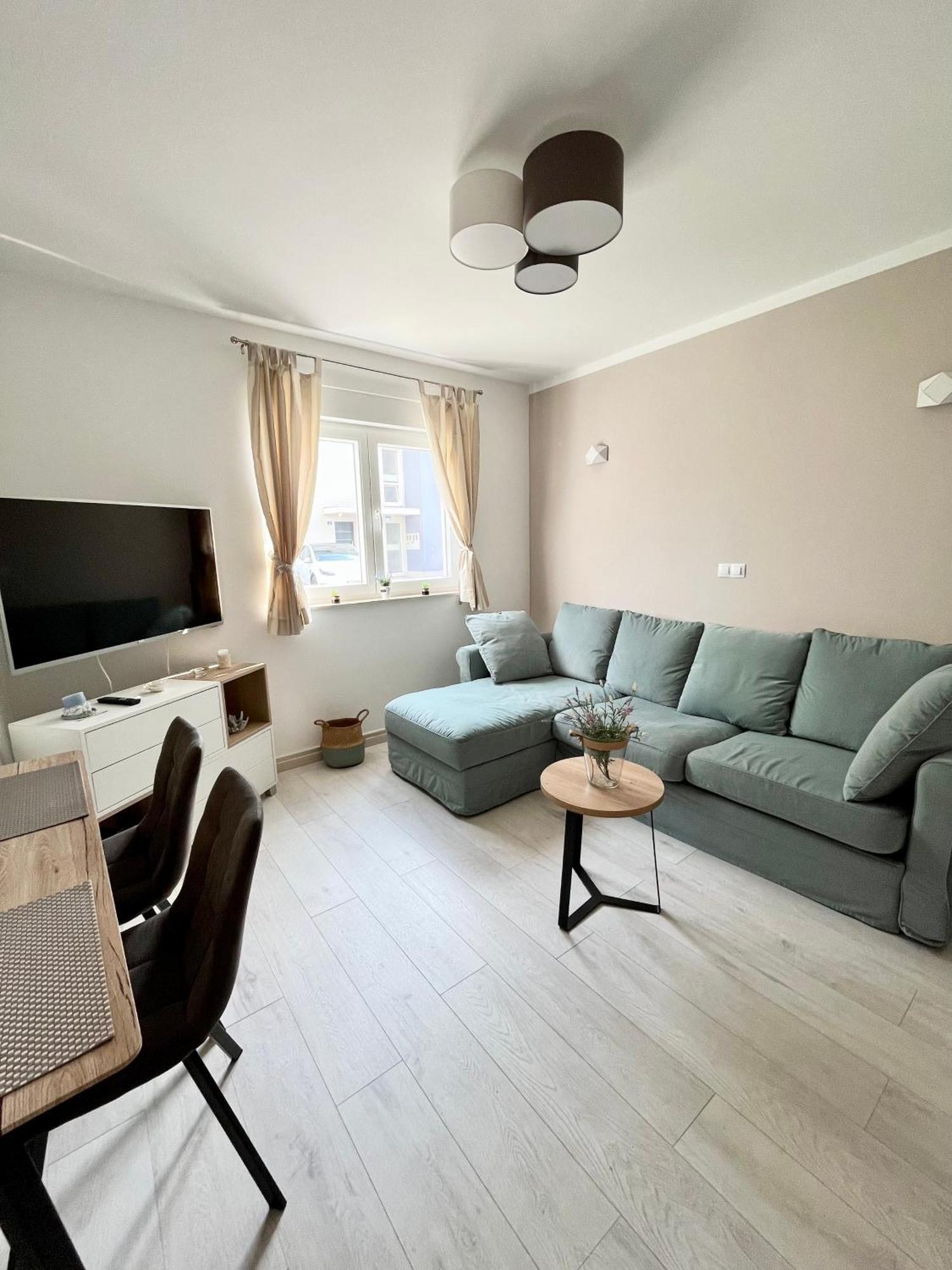 Apartment Laura Подстрана Екстериор снимка
