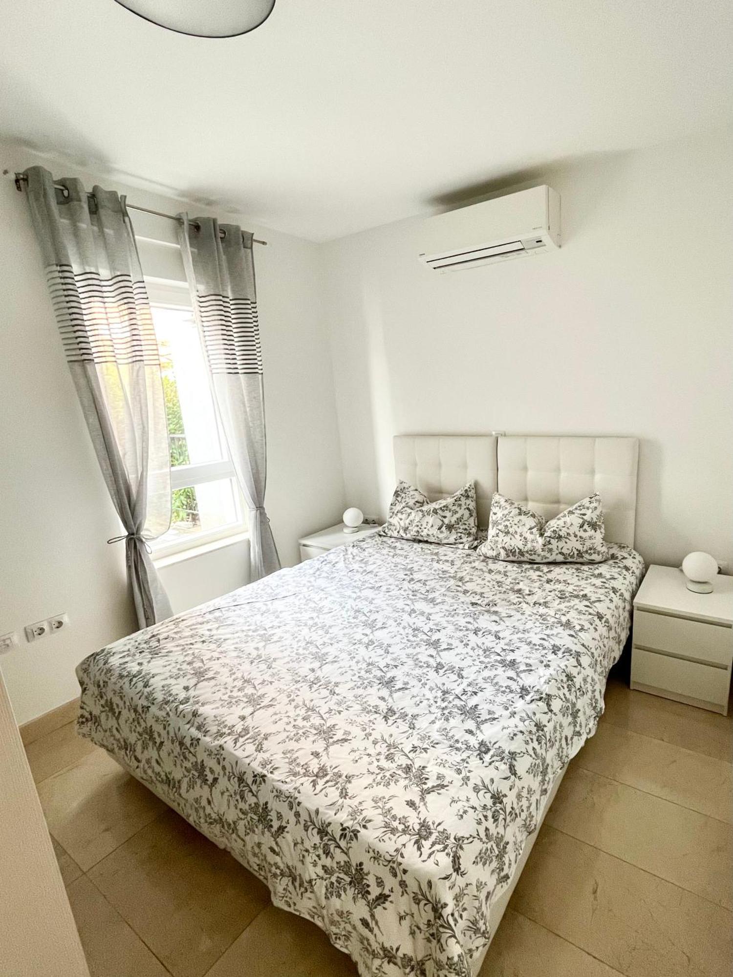 Apartment Laura Подстрана Екстериор снимка