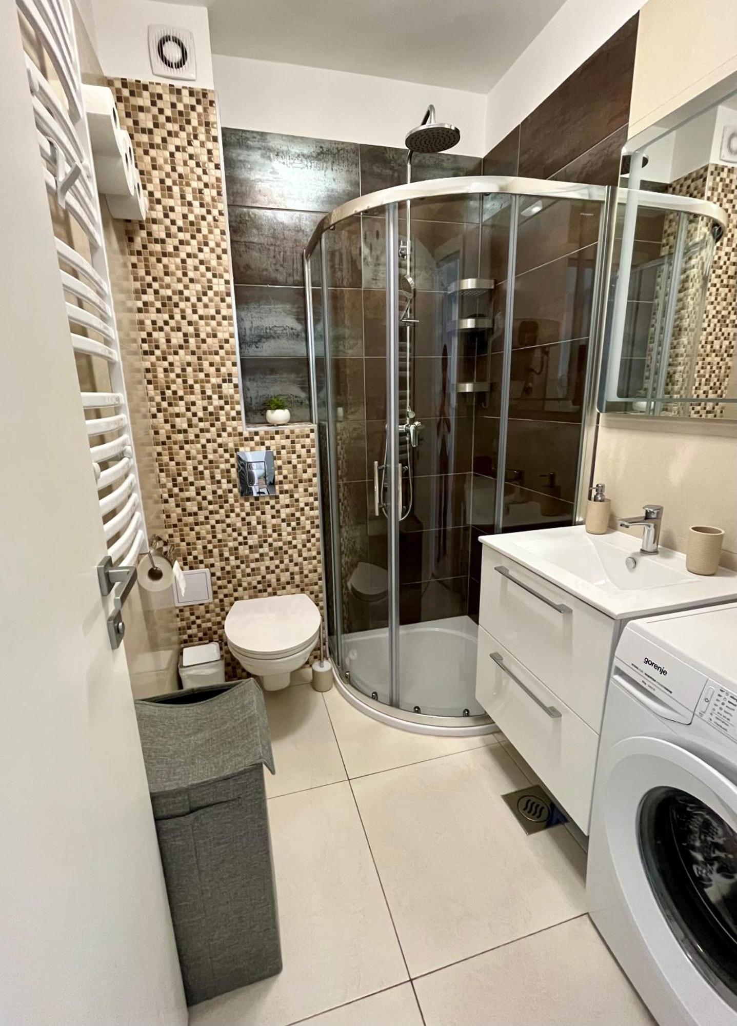 Apartment Laura Подстрана Екстериор снимка
